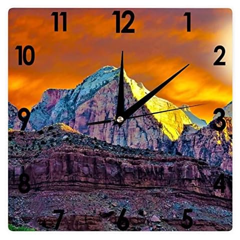 Relojes de pared al amanecer