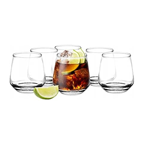 Verres à eau à pied passant au micro-ondes